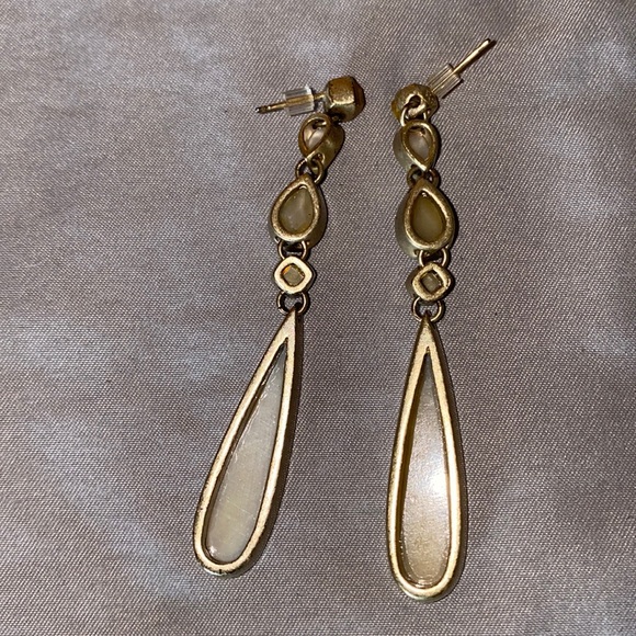 2 pairs of Ivory crystal earrings - Picture 3 of 5